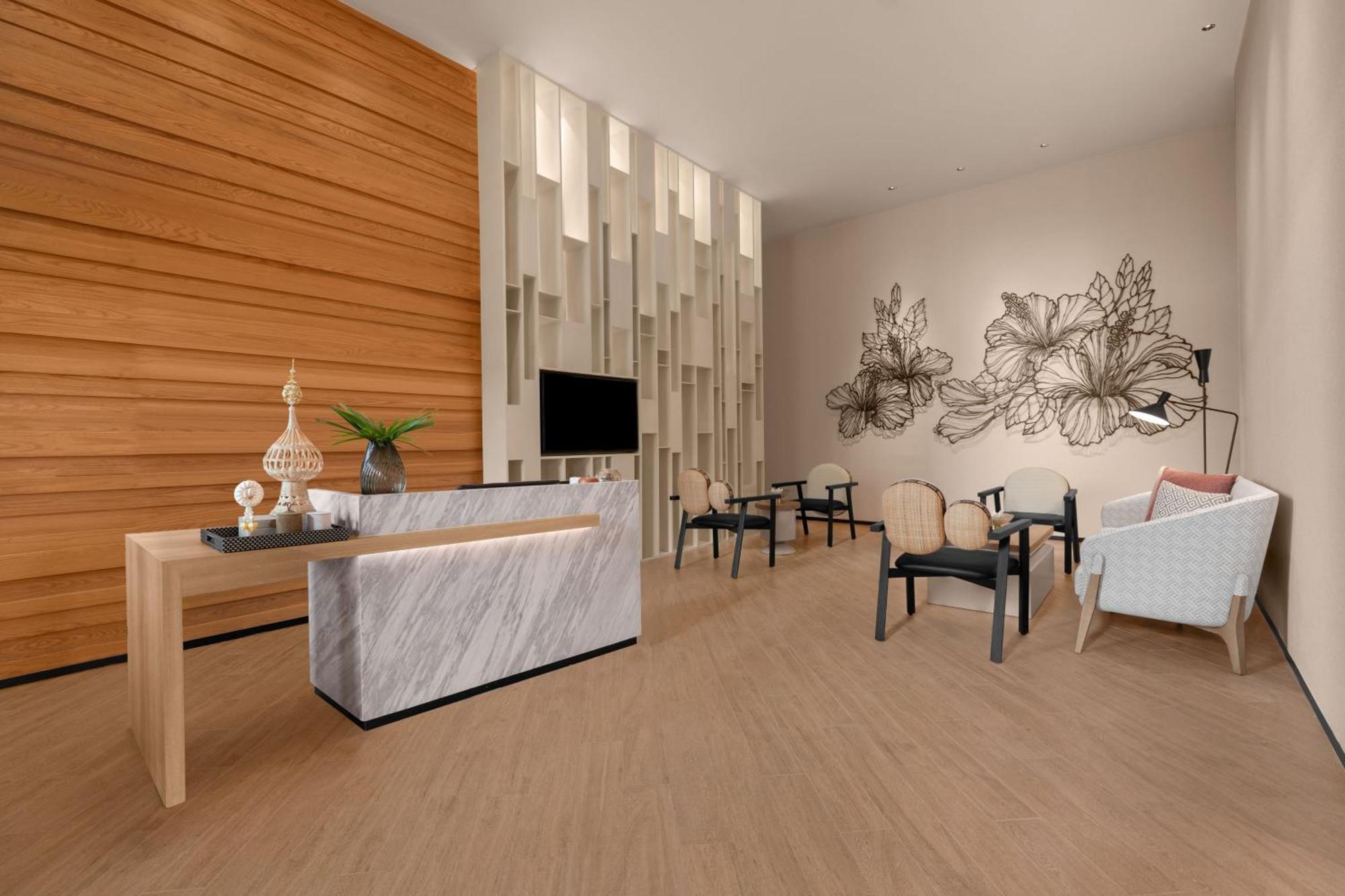 Courtyard By Marriott Bangkok Suvarnabhumi Airport Exterior photo