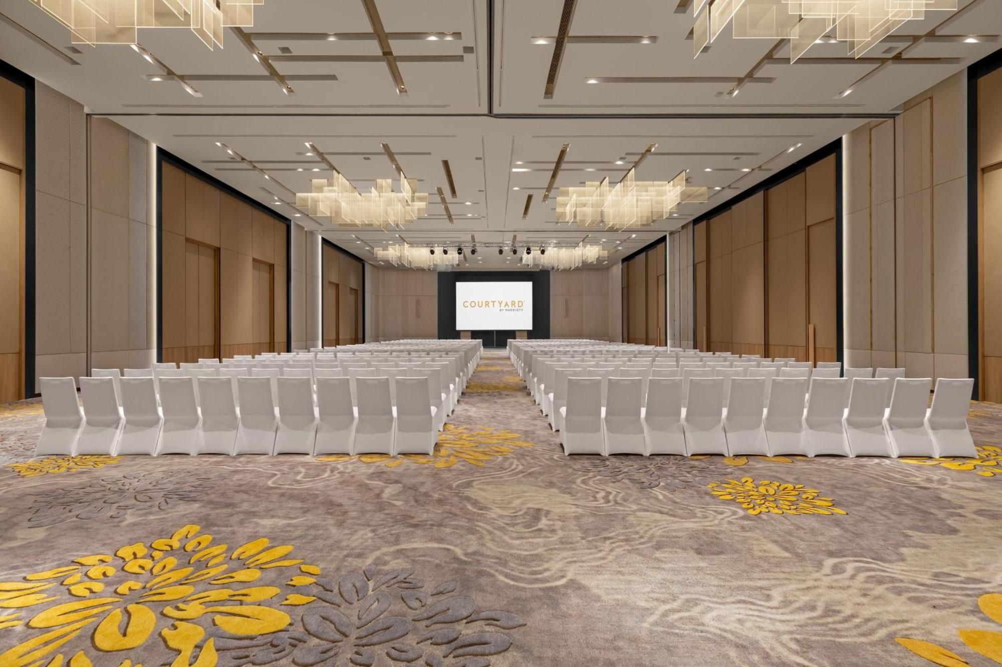 Courtyard By Marriott Bangkok Suvarnabhumi Airport Exterior photo